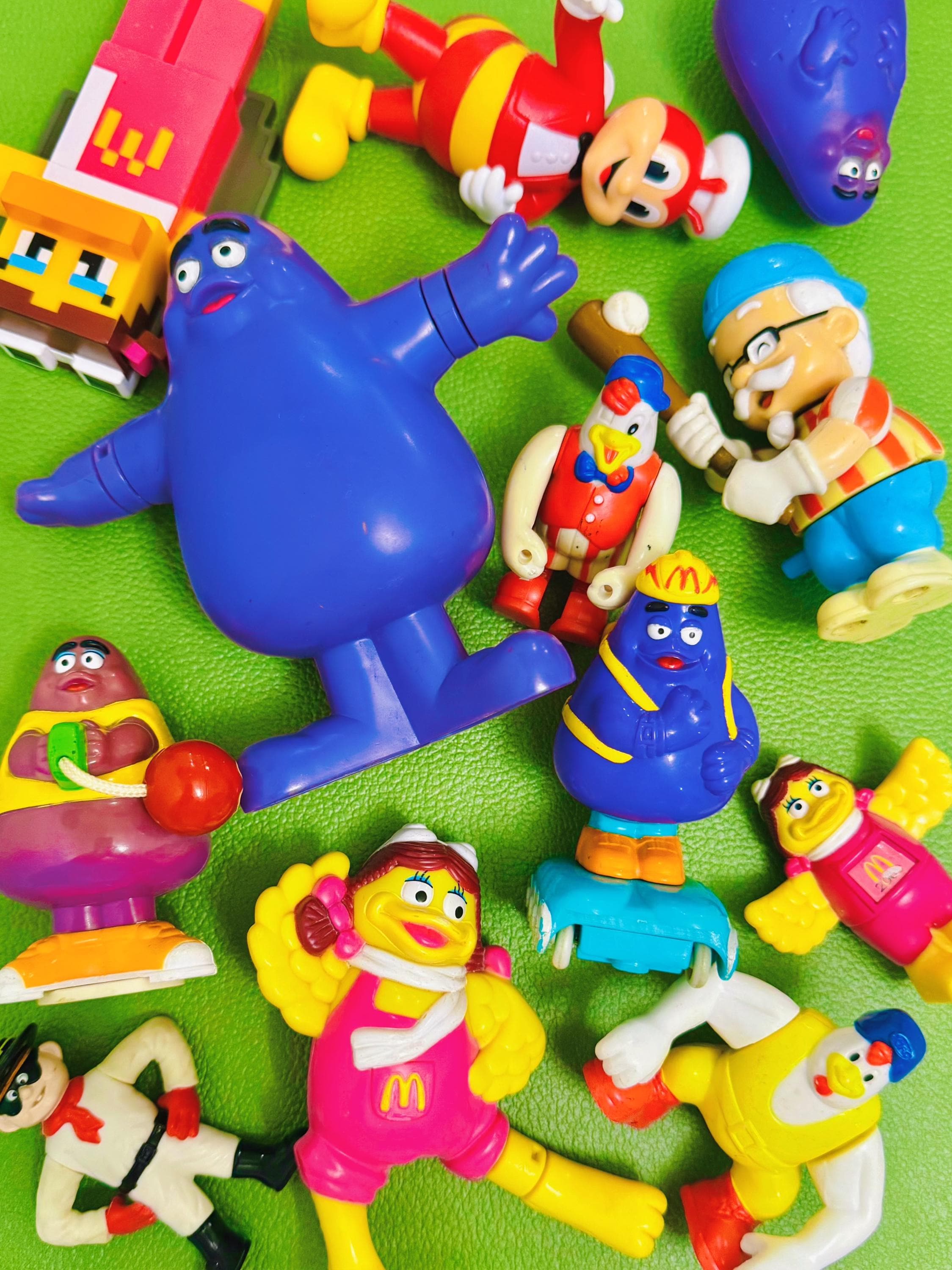 McDonald's 1970〜1997年マクドナルド ミールトイ コレクター本