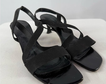 Stuart Weitzman Sandale à bout carré et petit talon à lanières en noir Taille 9,5