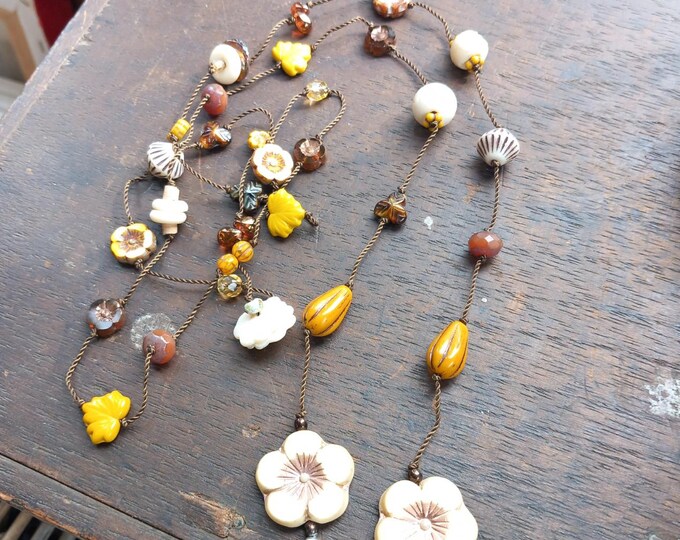 Cream hibiscus lariat