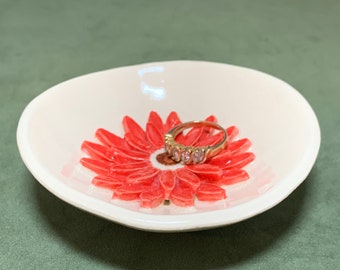 Gerber Daisy Dish (Red). Porcelain design preserves this lovely flower in a wedding favor, bridesmaid gift, or quinceanera color scheme.