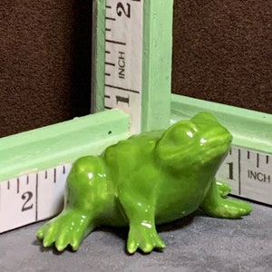 Bigger Frog Christmas Green. Retro Ceramic. Fits nicely in a planter, terrarium, nook or beta tank. Too cute. Made from 1960's mold. image 3