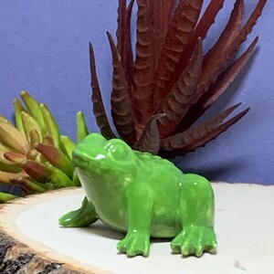 Bigger Frog Christmas Green. Retro Ceramic. Fits nicely in a planter, terrarium, nook or beta tank. Too cute. Made from 1960's mold. image 2