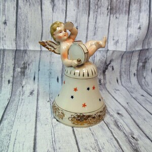 Beautiful Vintage Cherub Angel on Bell Ardalt Japan