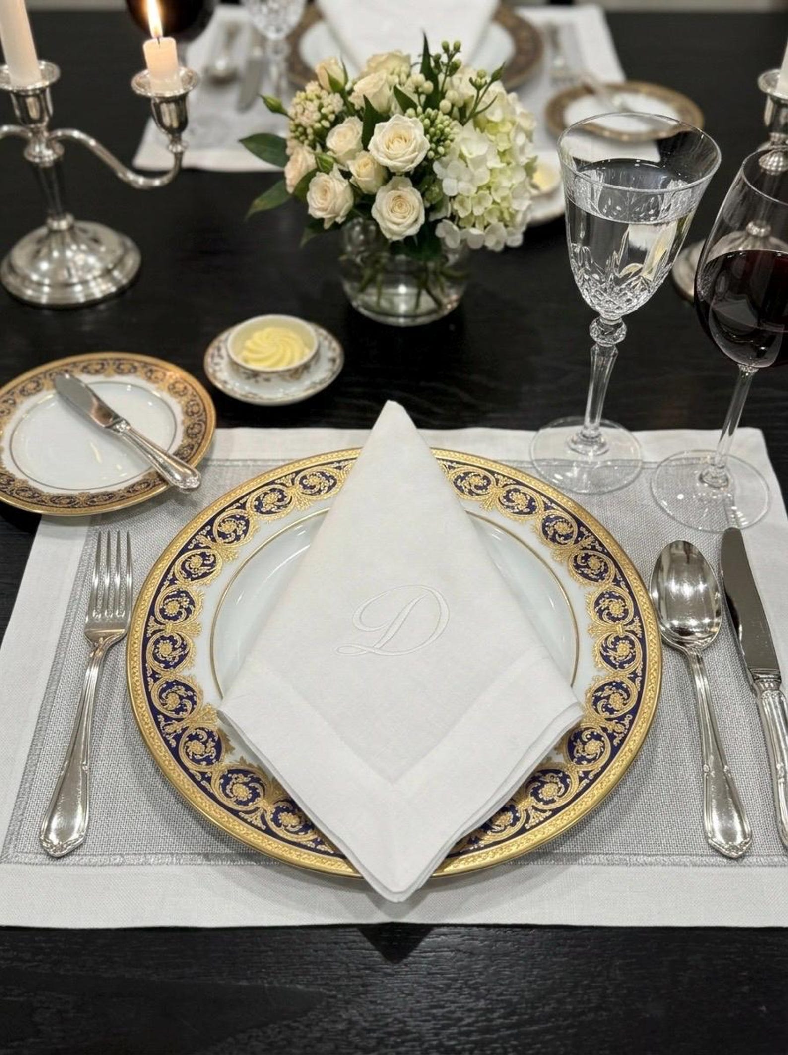 Monogram Linen Dinner Napkins, Custom Embroidered Initial - Single Initial, White (3) - Personalization: "L - Font 1"