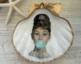 Audrey Hepburn Inspired Bubble Gum Trinket Dish, Icon Jewlery Dish, Glam Vanity Decor Gift, Old Hollywood Style,  Breakfast at Tiffany Inspo