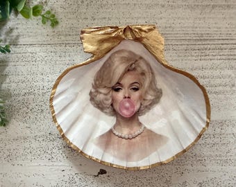 Marilyn Monroe Inspired Bubblegum Shell Trinket Dish, Retro Glam Coquette Vanity Decor, Gold Rim Jewelry Catchall, Old Hollywood, Y2K Glam