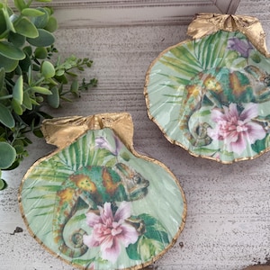 Chameleon Lizard Tropical Shell Key Dish, Coastal Beach House Decor, Jungle Tattoo Art Catchall, Tropical Jungle, Vanity Jewlery Ring Holder