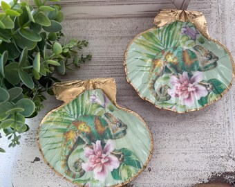 Chameleon Lizard Tropical Shell Key Dish, Coastal Beach House Decor, Jungle Tattoo Art Catchall, Tropical Jungle, Vanity Jewlery Ring Holder
