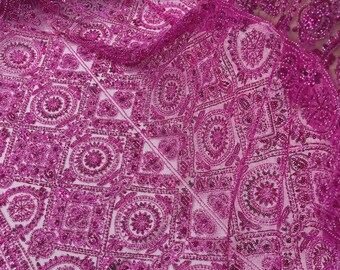 Fuchsia Perlenspitze Stoff: Gesticktes Geometrisches Muster - Verkauft lose Lagerware