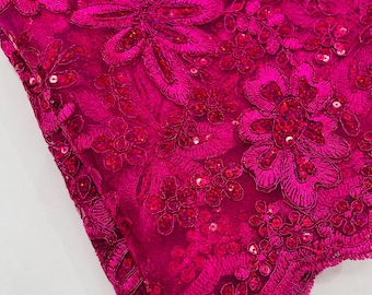 Fuchsia Metallic Florale Spitze: Holographische Pailletten, gestickte Pailletten auf einem Mesh, lose Ware
