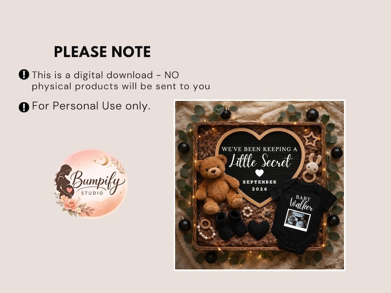 Pu&ograve; includere: Annuncio di gravidanza con un cartello a forma di cuore che recita "We've Been Keeping a Little Secret" con il mese di settembre 2026. L'annuncio include un orsacchiotto, scarpine e un body con la scritta "Baby Walker".