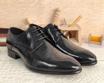 Zapatos Oxford de vestir de cuero de plena flor hechos a mano: artesanía de lujo.
