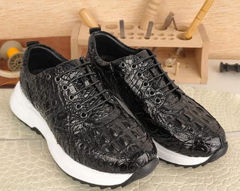 Zapatillas negras de piel de cocodrilo, hechas a mano por artesanos, zapatos de cuero genuino, suela blanca de lujo, declaración de moda urbana.