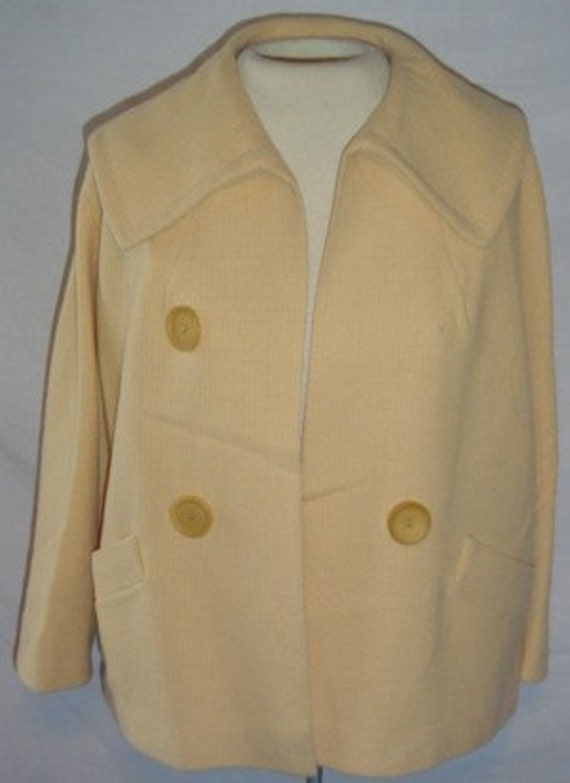 Exquisite Vintage Cream Swing Coat