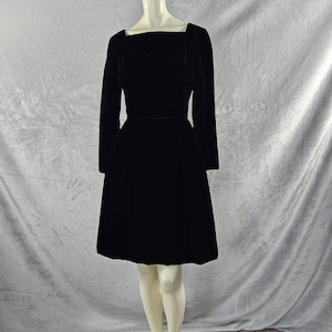 Black Velvet 1960&#39;s Party Dress