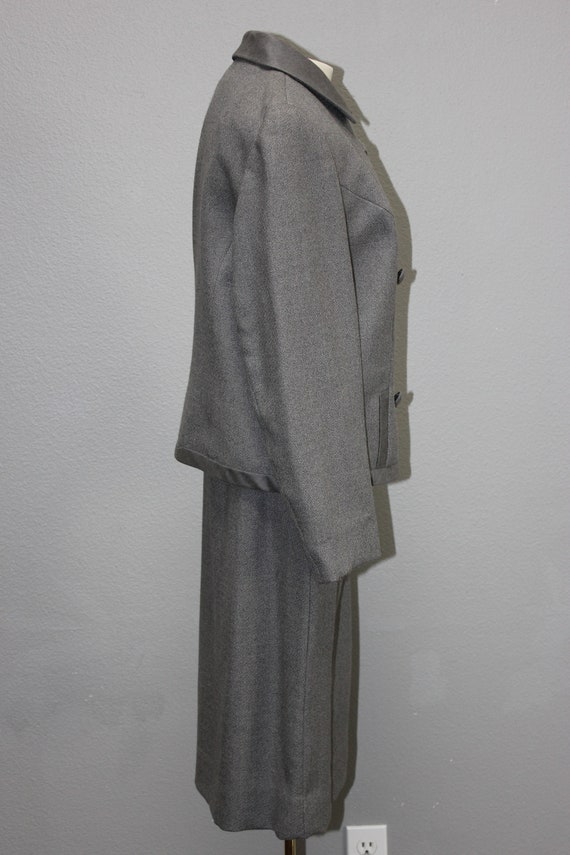 Classy Gray Tweed Skirt Suit - image 2