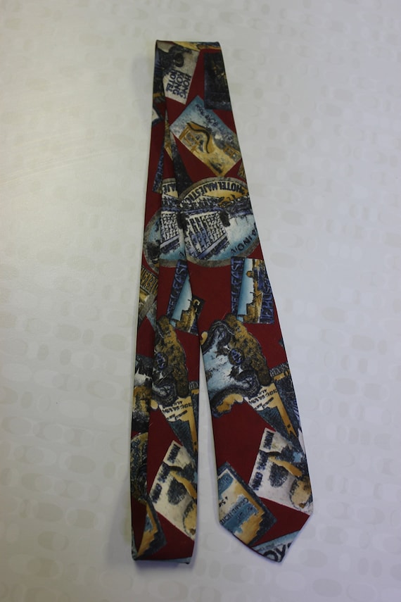 Adorable Vintage Slim Tie with Historical Print