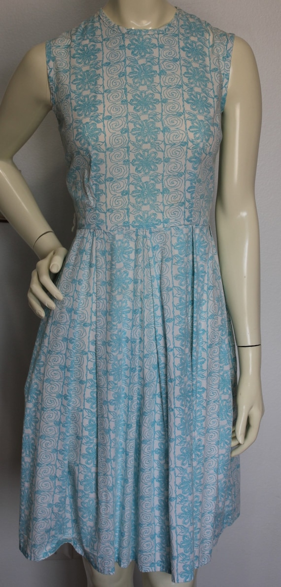 Adorable Vintage Sleeveless Bouffant Dress