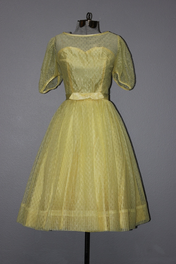 Sweet 1950s Vintage Yellow Bouffant Party Dress