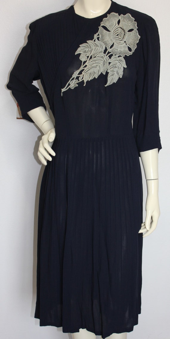 Gorgeous 1940s Navy Crepe Shift Dress - image 1