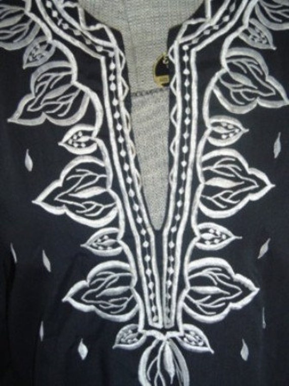 Stunning Vintage Black Embroidered Tunic - image 4