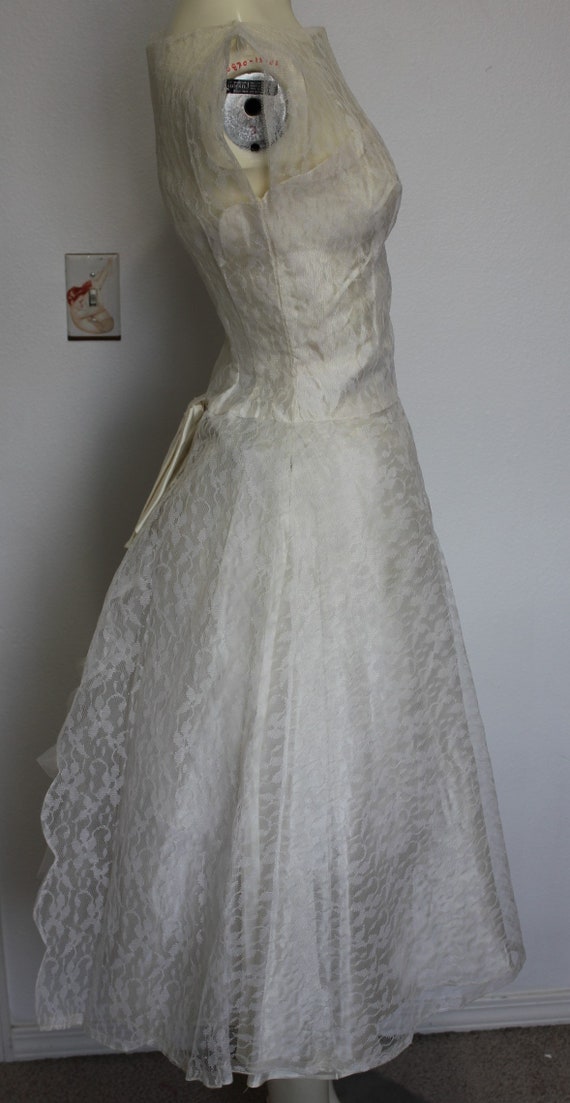 Beautiful Ivory Lace Party Dress - image 2