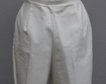 Adorable Vintage White Combed Cotton Bermuda Shorts