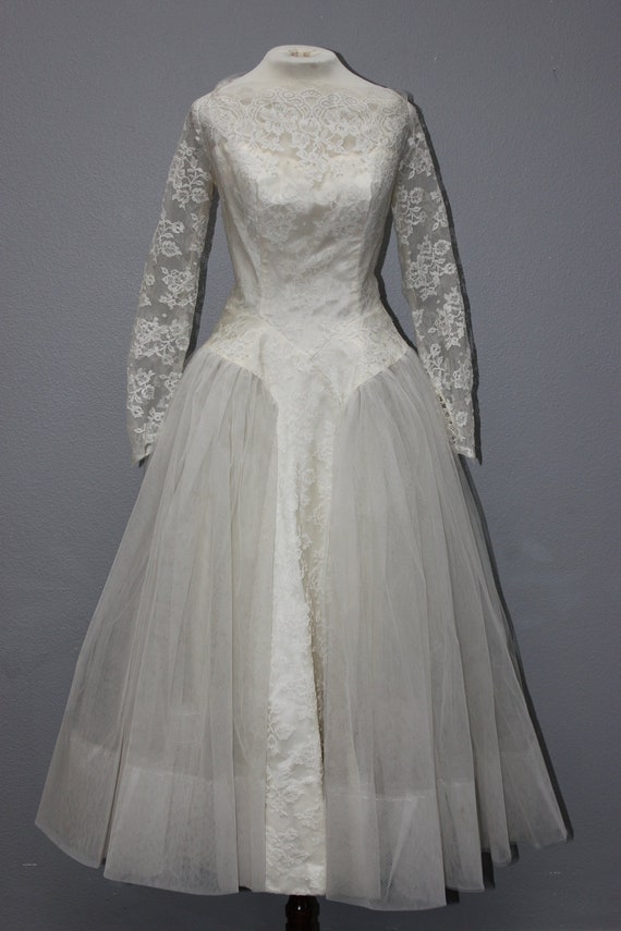 Radiant Vintage 1950s Tea Length Ivory Wedding Dre