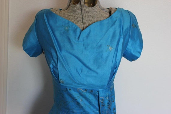 Unique Blue Hand Painted 1950's Hawaiian Dress - image 4