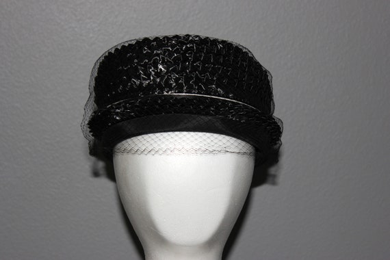 Exquisite 1950s Black Straw Pillbox Hat - image 4