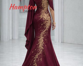Burgunder Gold besticktes Abendkleid, One-Shoulder-Meerjungfrau-Abschlussballkleid mit Cape-Ärmel, Luxus-Kleid für die Brautmutter