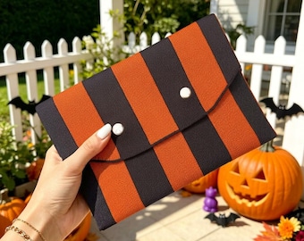 Halloween Knitted Mahjong Clutch, American Mahjong Gift, Cozy Fall Game Night Accessory