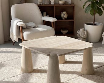 Mesa de centro de travertino, mesa de centro cuadrada de piedra, patas cónicas, muebles de lujo naturales.