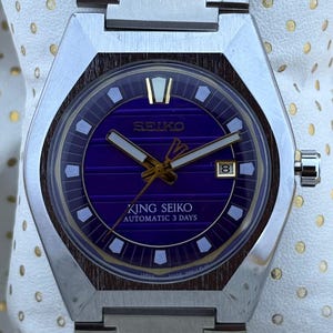 Vintage Seiko King Automatic 21 Jewels Purple & Black Dial, Stainless Steel Case and Bracelet, Date Working, Transparent Back Men's Watch