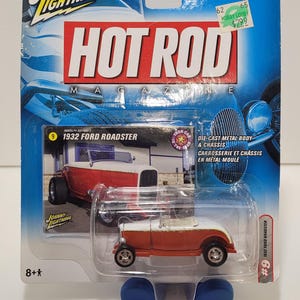 2004 Johnny Lightning Hot Rod Magazine 1932 Ford Roadster 1:64 Die Cast