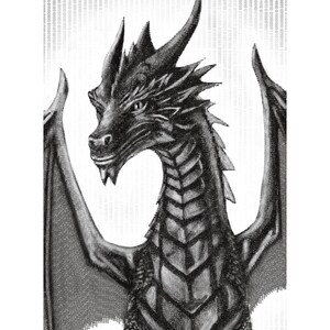 Może przedstawiać: Czarno-biała ilustracja smoka z rozłożonymi skrzydłami i szczegółowymi detalami. Smok jest umieszczony na tle kodu binarnego. Tytuł "CODE DRAGON" i nazwisko artysty "ALEXANDER WAY-B" widoczne są na dole obrazu.