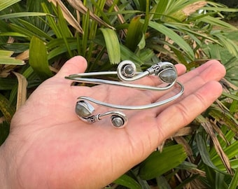 Brazalete de plata y labradorita, brazalete bohemio ajustable, pulsera hecha a mano