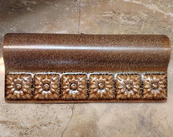 Celtic Crown Pack Saddle Brown - NOS Artisan Vintage Handmade Ceramic Wall Border