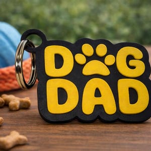 Dog Mom / Dog Dad / Cat Mom / Cat Dad Schlüsselanhänger – Farbe frei wählbar – 3D gedruckt – Geschenk für Tierliebhaber Dog Dad