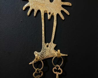 Brass Palm Tree Key Holder for Wall, Tropical Wall Mount Hanging Key Organizer with 2 Hooks