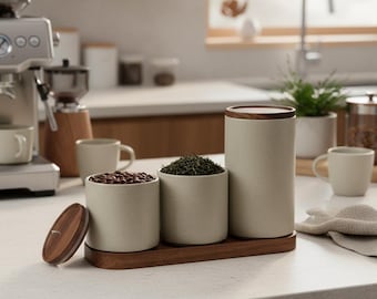 Keramische pot met houten deksel