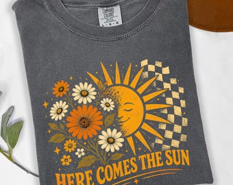 Comfort Colors® Here Comes the Sun Tee | Sunflower Moon Graphic Shirt