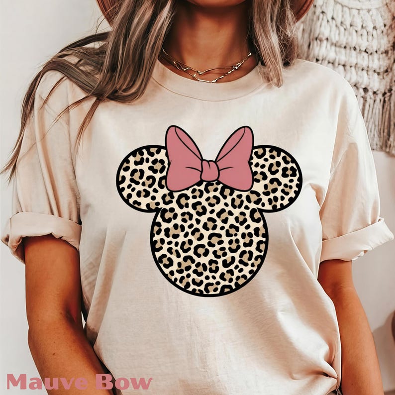 Custom Leopard Minnie Mouse Shirt, Cute Disney Mom Tee, Minnie Safari Kids Shirt, Minnie Mouse Birthday Shirt, Disney Family Vacation Shirts afbeelding 5