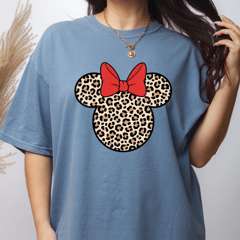 Custom Leopard Minnie Mouse Shirt, Cute Disney Mom Tee, Minnie Safari Kids Shirt, Minnie Mouse Birthday Shirt, Disney Family Vacation Shirts afbeelding 13