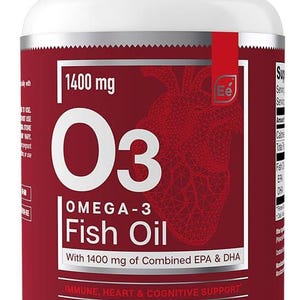 K&ouml;nnte beinhalten: Eine wei&szlig;e Flasche mit Omega-3-Fisch&ouml;l-Nahrungserg&auml;nzungsmittel. Das rote Etikett zeigt wei&szlig;en Text, darunter "1400 mg O3 Omega-3 Fish Oil" und eine Herzgrafik. Enth&auml;lt 60 Softgels.
