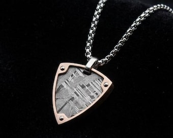 Iron Meteorite Pendant Necklace | Widmanstätten Pattern, Celestial Jewelry (28×24×4mm)