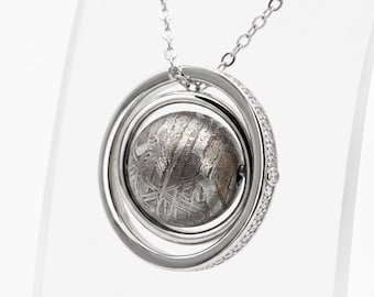 Meteorit Halskette | Natürlicher Widmanstätten Muster Jupiter Anhänger | 925 Sterling Silber drehbar gefasst