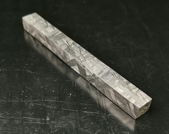 Cuboide de meteorito de hierro Muonionalusta sueco (con certificado de autenticidad)
