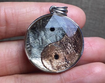 Asian TaiChi  Muonionalusta Meteorite Pendant/Pallasite Pendant/Meteorite Neclace Certificate And Gift box