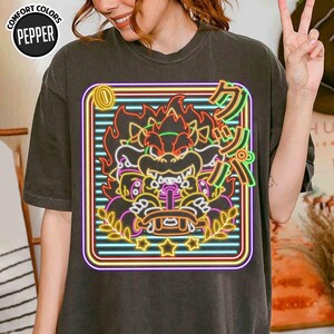 Mario Bowser Neon Kart Shirt, Super Mario Kart Shirt, Mario Galaxy Movie Shirt, Mario Video Game Shirt, Epic Universe Family Shirt 07 immagine 2